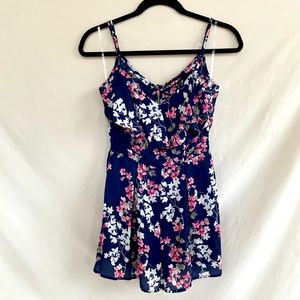 New Spaghetti Strap Navy Floral Romper size Medium